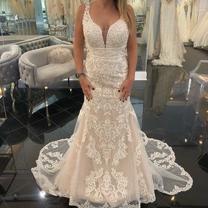 Beautiful ivory Stella York dress size 12 off the rack